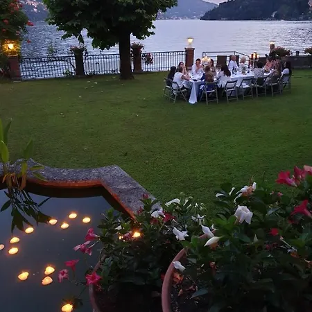Couette-café Private Lakeside Luxury Villa