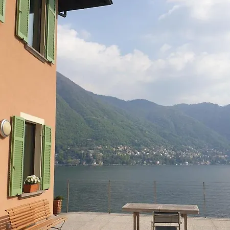 Private Lakeside Luxury Villa Bed and Breakfast Moltrasio