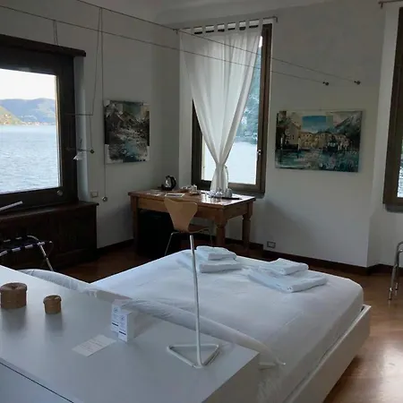 Bed & Breakfast Private Lakeside Luxury Villa Moltrasio