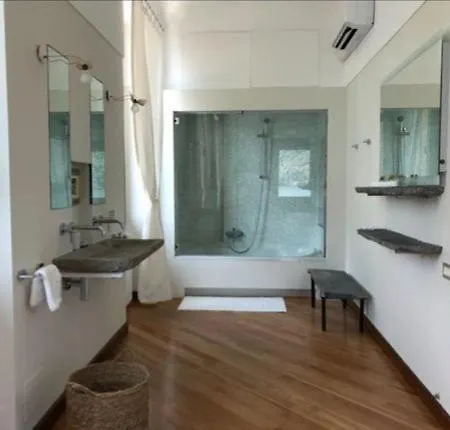 Private Lakeside Luxury Villa Bed & Breakfast Moltrasio