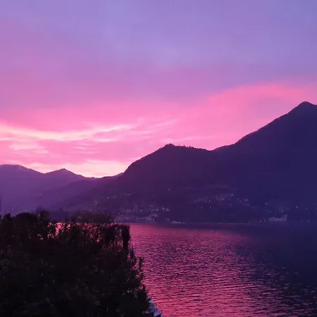 Bed & Breakfast Private Lakeside Luxury Villa Moltrasio