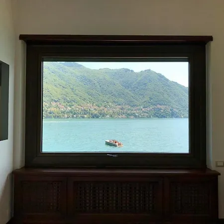 Private Lakeside Luxury Villa Alojamento de Acomodação e Pequeno-almoço